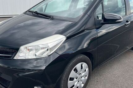 Toyota Yaris 271.000 km 3.950 &euro; Berlin 12057
