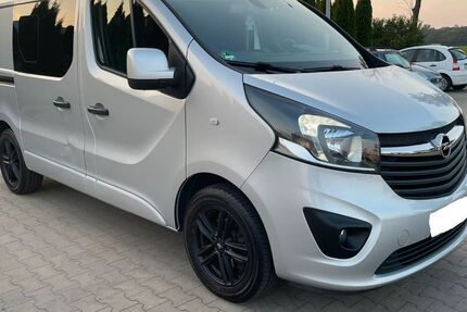 Opel Vivaro 113.000 km 14.499 € München 81739