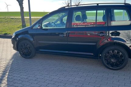 VW Touran 215.000 km 2.600 &euro; Parchim 19370