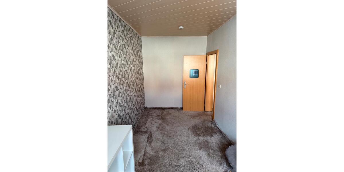 Gepflegte 4- Zimmer- Wohnung mit Einbauküche, Ruhige Lage 4 zimmer