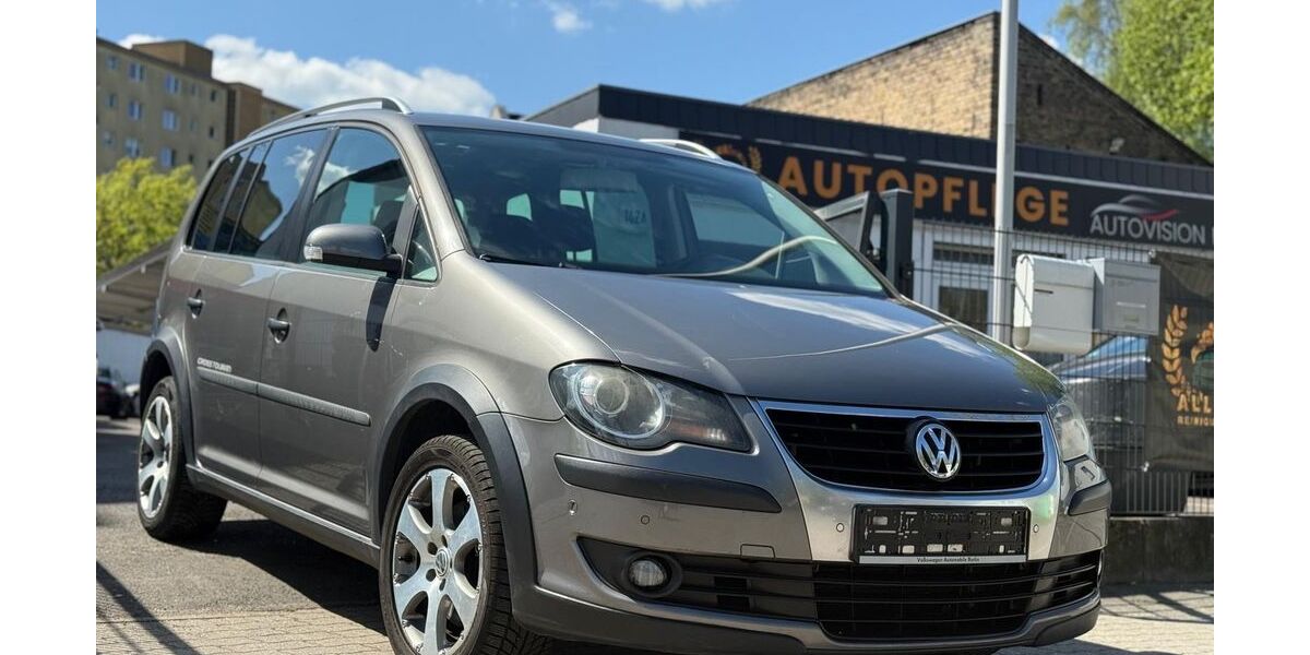 VW Touran 163.000 km 5.900 &euro; Berlin 12351