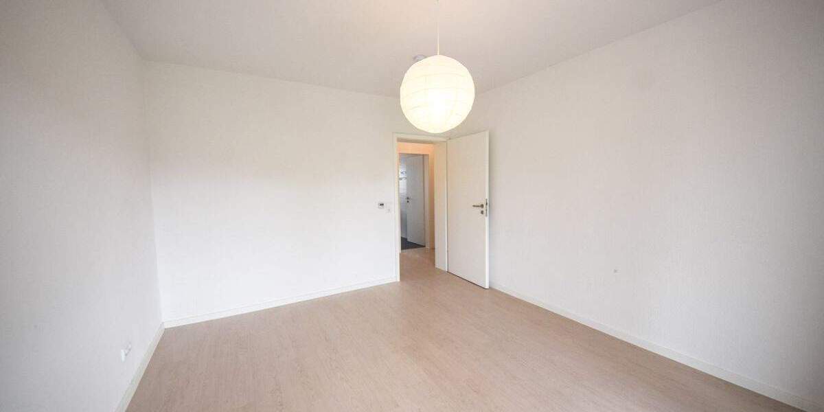 DIETZ: TOP-Modernisierte 2-Zimmer-Wohnung im 1. Obergeschoss 2 zimmer