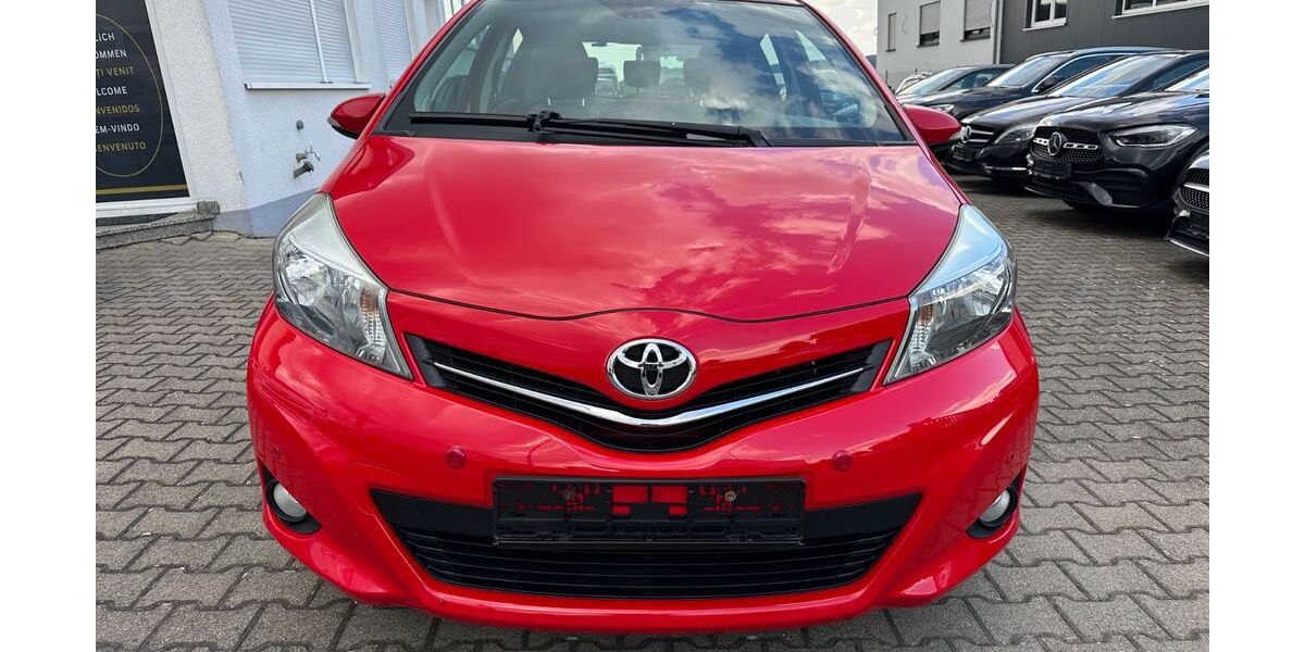 Toyota Yaris 71.500 km 8.499 &euro; Hildrizhausen 71157