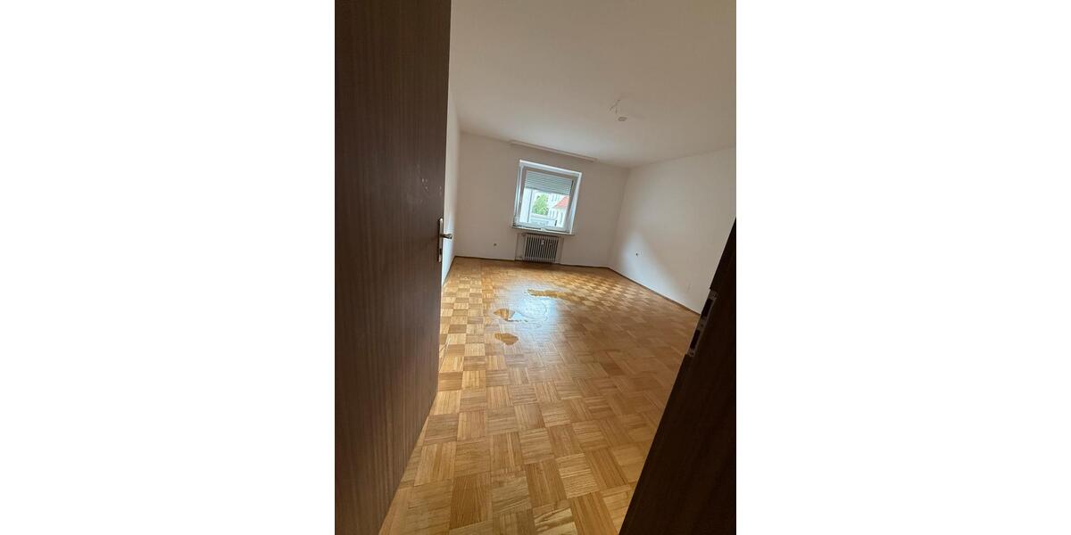 Etagenwohnung Ofterdingen - 5 Zimmer, 100 m&sup2;, 1.000&euro; | Angebot:26637751