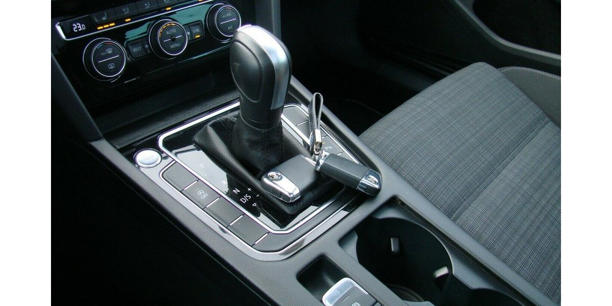 VW Passat 2.0TDi Business Panorama ACC IQ.Light 141.589 km 17.980 &euro; Falkensee 14612