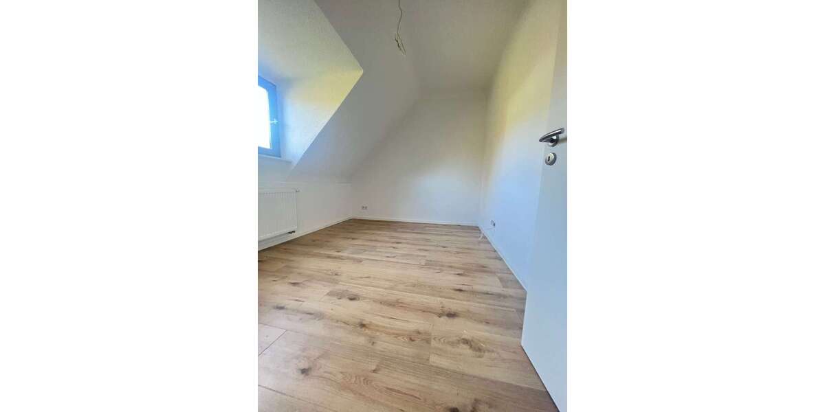 Helle 3-Zimmer-Dachgeschosswohnung in St. Ingbert-Rentrisch ( Saniert) - 3- Saarbrücken | Angebot:27111787