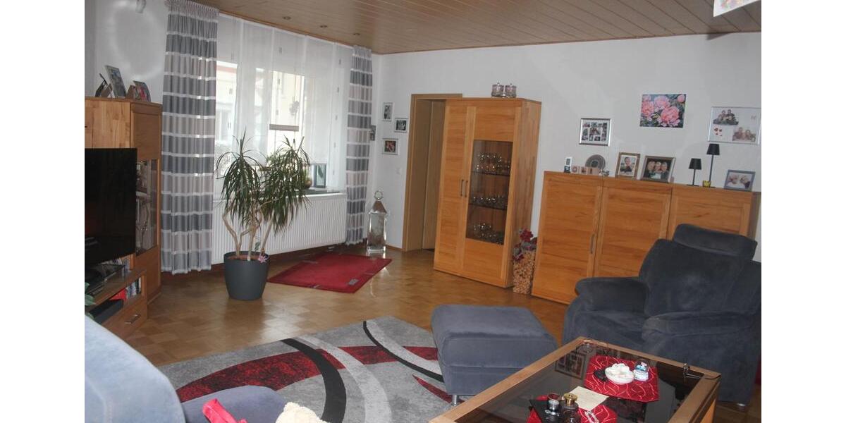 Erdgeschoßwohnung Gelsenkirchen Erle - 4 Zimmer, 120 m&sup2;, 240.000&euro; | Angebot:26020590