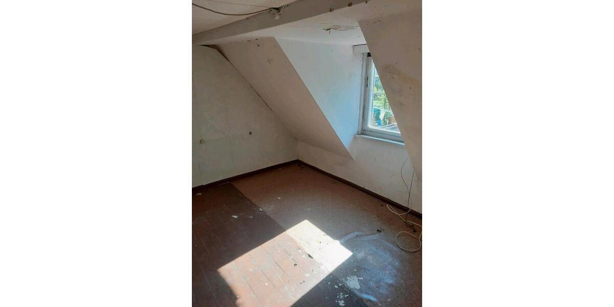 Reihenhaus Hettstedt - 5 Zimmer, 150 m&sup2;, 29.000&euro; | Angebot:25995304