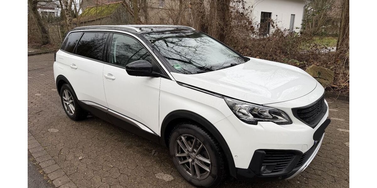Peugeot 5008 65.000 km 19.999 &euro; lage 32791