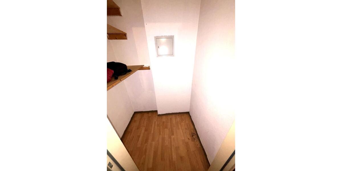 Etagenwohnung Wuppertal Arrenberg - 1 Zimmer, 40 m&sup2;, 500&euro; | Angebot:26022956