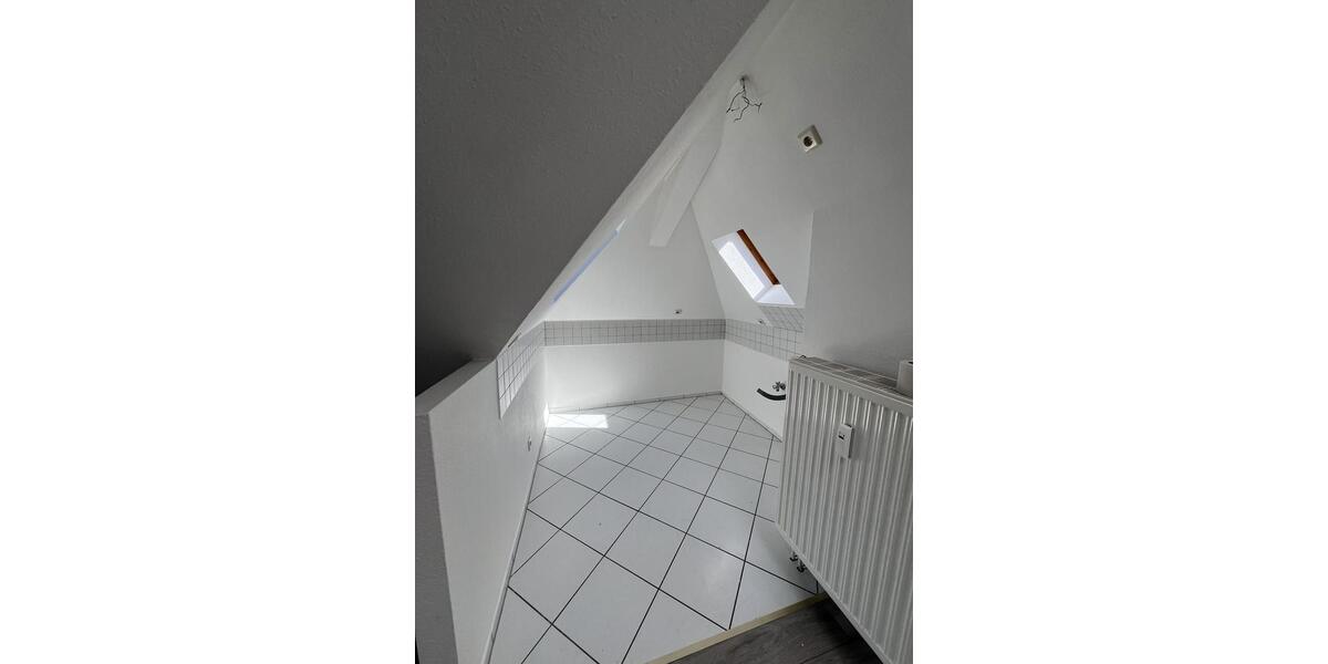 Dachgeschoßwohnung Dresden Leuben - 2 Zimmer, 69 m&sup2;, 550&euro; | Angebot:26266396