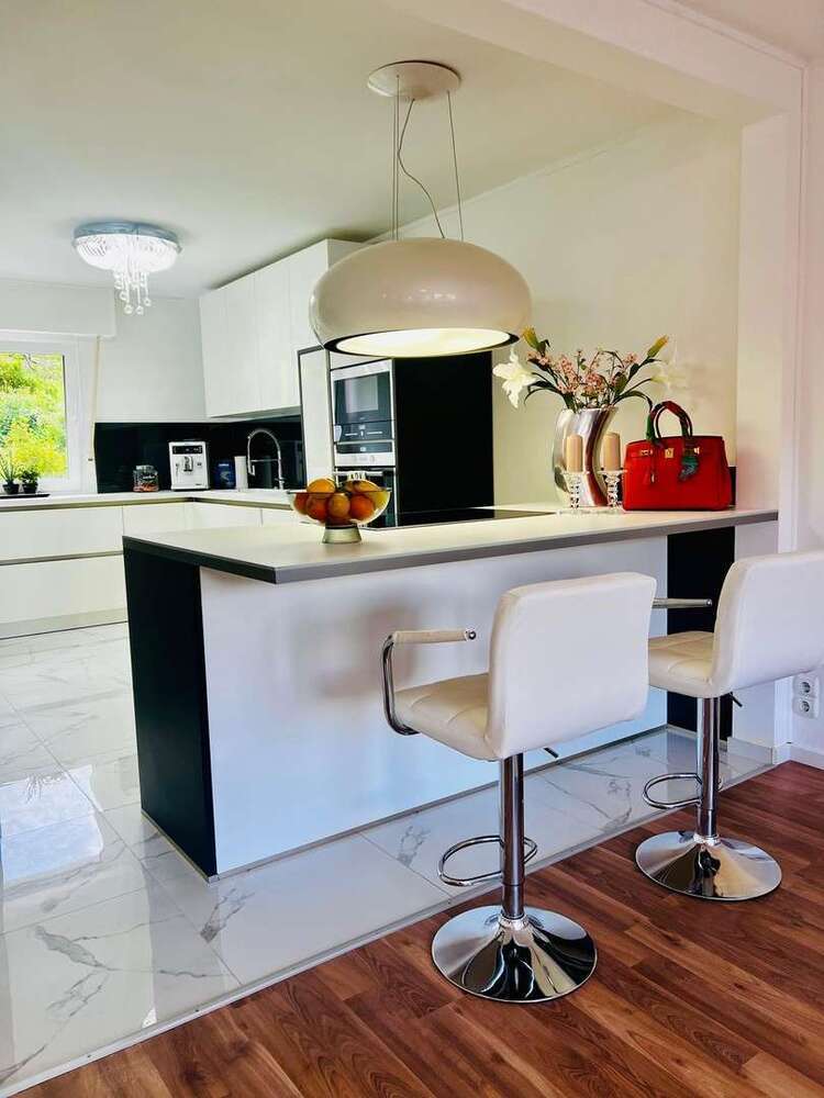 Haus zum Kaufen in Baden-Baden 790.000 € 280 m²