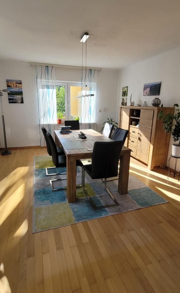 Haus zur Miete ca. 160 qm mit Garten Stellplatz Garage ab 01.26 zimmer