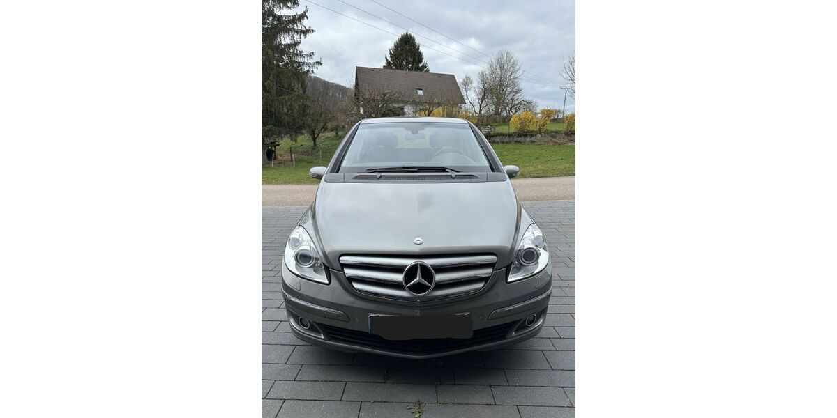 Mercedes-Benz B 200 122.000 km 8.600 &euro; Winden 79297