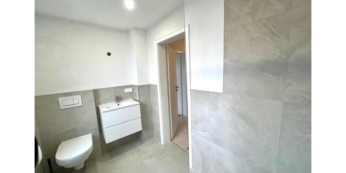 Reihenhaus Kaufbeuren - 7.5 Zimmer, 190 m&sup2;, 2.250&euro; | Angebot:26633125