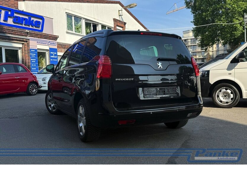 Peugeot 5008 1.6 155 THP Family plus*7Sitz*HUD*Pano*NAV* 143.915 km 7.980 € Berlin 13187