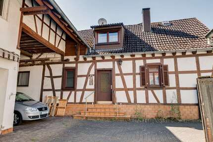 Haus Rosbach vor der Höhe - 4.5 Zimmer, 175 m&sup2;, 260.000&euro; | Angebot:27351536