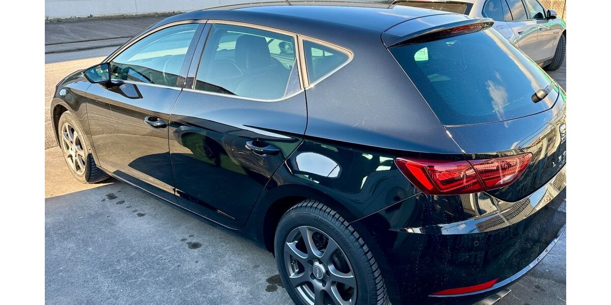 Seat Leon 95.000 km 12.990 &euro; Bad Friedrichshall 74177