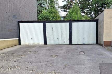 Ansprechendes Baugrundstück (derzeit mit 3 Garagen bebaut) in Broichweiden zimmer