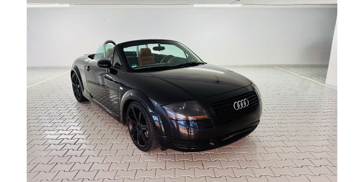 Audi TT 221.700 km 3.700 &euro; Düsseldorf 40229