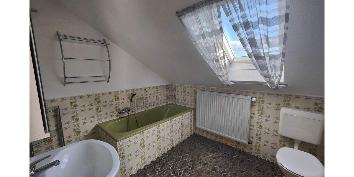 Einfamilienhaus Mitwitz - 7 Zimmer, 226 m&sup2;, 175.000&euro; | Angebot:25801330
