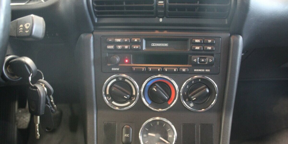 BMW Z3 1,9 Cabrio + Hardtop 73.342 km 9.980 € Euskirchen 53881