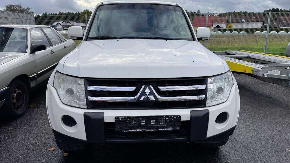 Mitsubishi Pajero 267.400 km 7.900 &euro; Berg bei Neumarkt i.d.OPf. (OT Loderbach) 92348