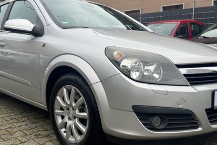 Opel Astra 160.737 km 2.990 € Köln 50858
