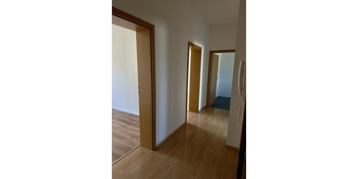 Etagenwohnung Greiz - 3 Zimmer, 66 m&sup2;, 380&euro; | Angebot:26394663