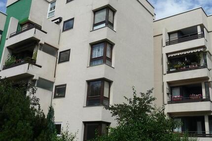 Wohnung Esslingen am Neckar Pliensauvorstadt - 4 Zimmer, 92 m&sup2;, 1.121&euro; | Angebot:25491532