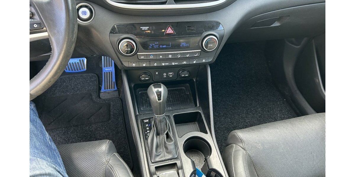 Hyundai Tucson 2.0 CRDi Automatik 4WD Premium Navi AHK 191.900 km 15.500 &euro; Altdorf 84032