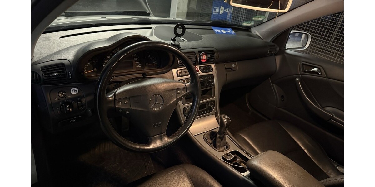 Mercedes-Benz C230 Kompressor 198.000 km 2.390 &euro; Bonn 53111