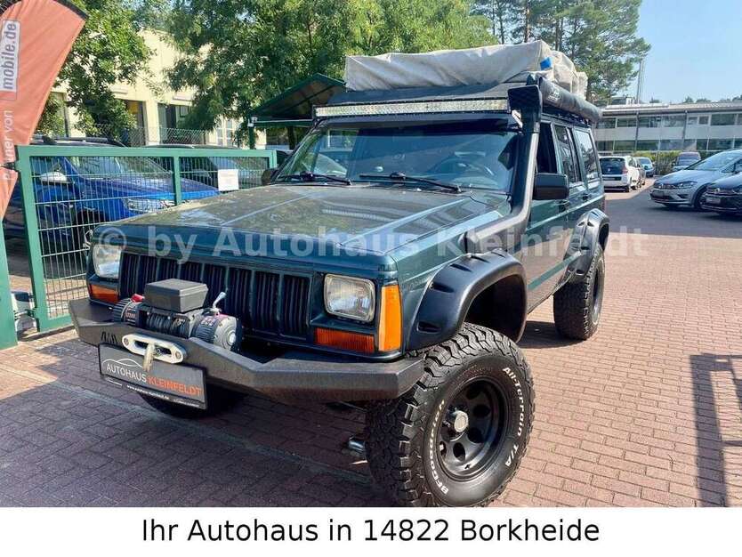 Jeep Cherokee 190.370 km 19.990 € Borkheide 14822