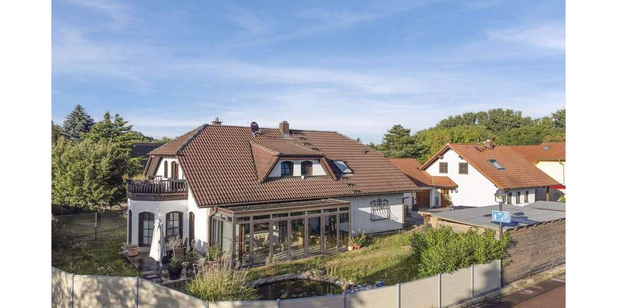 Modernisiertes Familiendomizil mit Einliegerwohnung, Wintergarten und Pool 7 zimmer