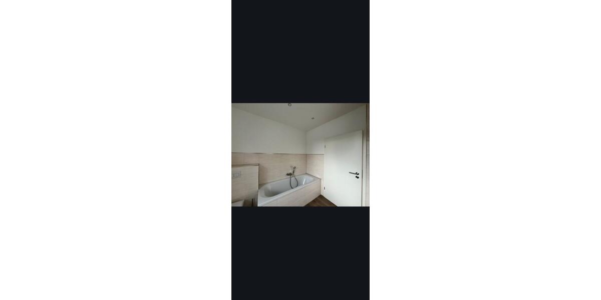 Etagenwohnung Bitterfeld-Wolfen Wolfen - 3 Zimmer, 88 m&sup2;, 1.290&euro; | Angebot:27628377