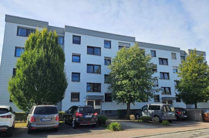 Helle 4,5-Zi-DG-Wohnung 100 m² + Südbalkon + 2 Garagen 4 zimmer