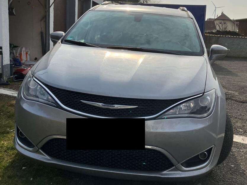 Chrysler Pacifica 175.213 km 14.000 € Hirzenhain 63697