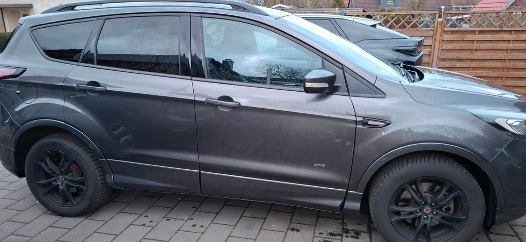 Ford Kuga 153.000 km 13.900 &euro; Ovelgönne 26939
