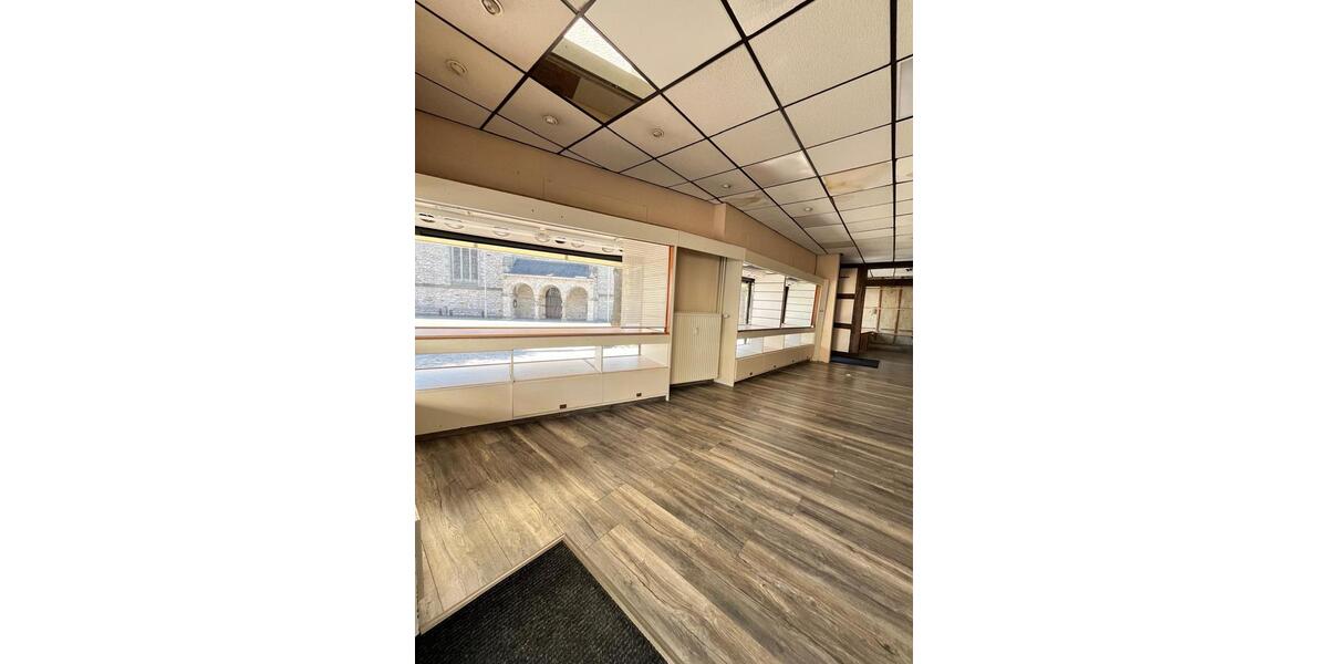 Ladenlokal in 33129 Delbrück 110 m² + 2 Nebenr. zur Vermietung zimmer