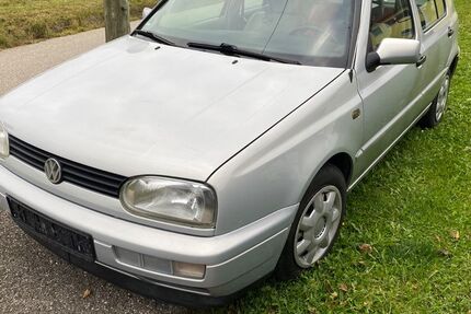 VW Golf 94.208 km 1.499 &euro; Taufkirchen / Vils 84416
