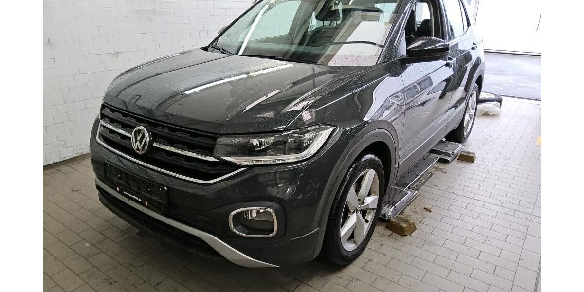 VW T-Cross 215.308 km 14.990 &euro; Braunschweig 38122
