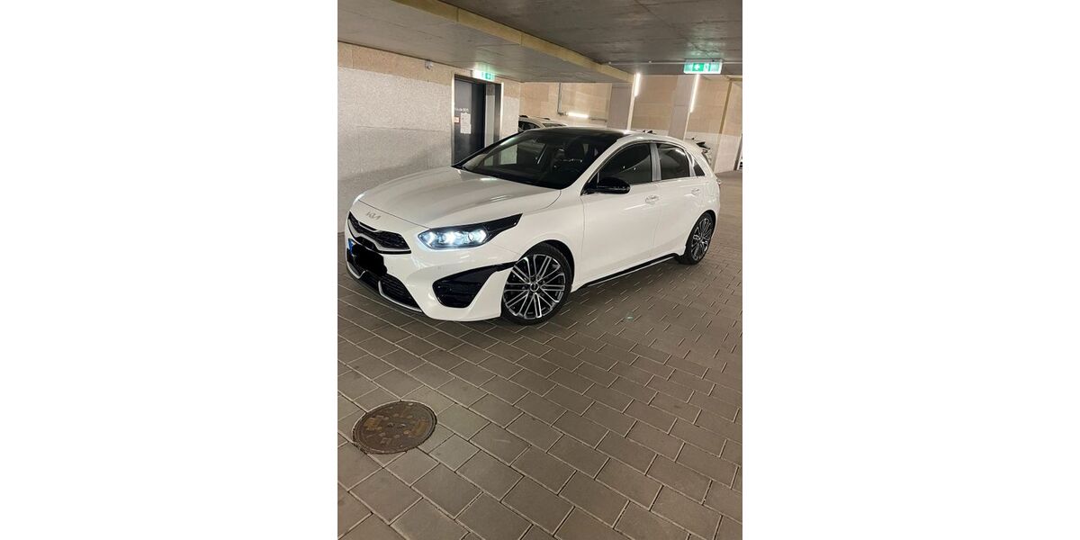 Kia ceed / Ceed 65.800 km 18.600 &euro; Sindelfingen 71065