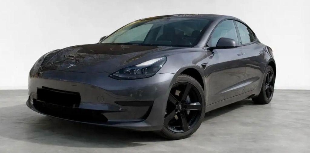 Tesla Model 3 14.957 km 33.150 &euro; Stuttgart 70182