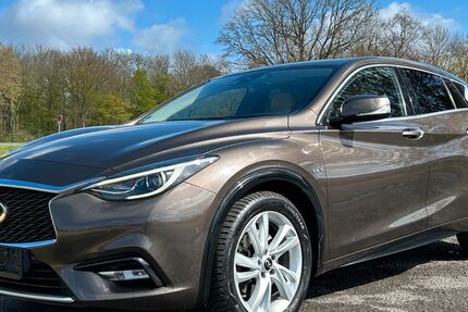 INFINITI Q30 134.000 km 13.990 &euro; Neukirchen-Vluyn 47506