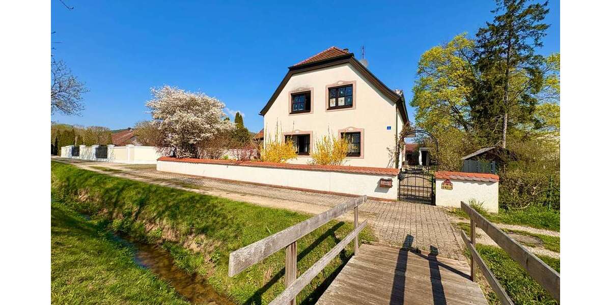 Einfamilienhaus Berching - 9 Zimmer, 285 m&sup2;, 600.000&euro; | Angebot:26448956