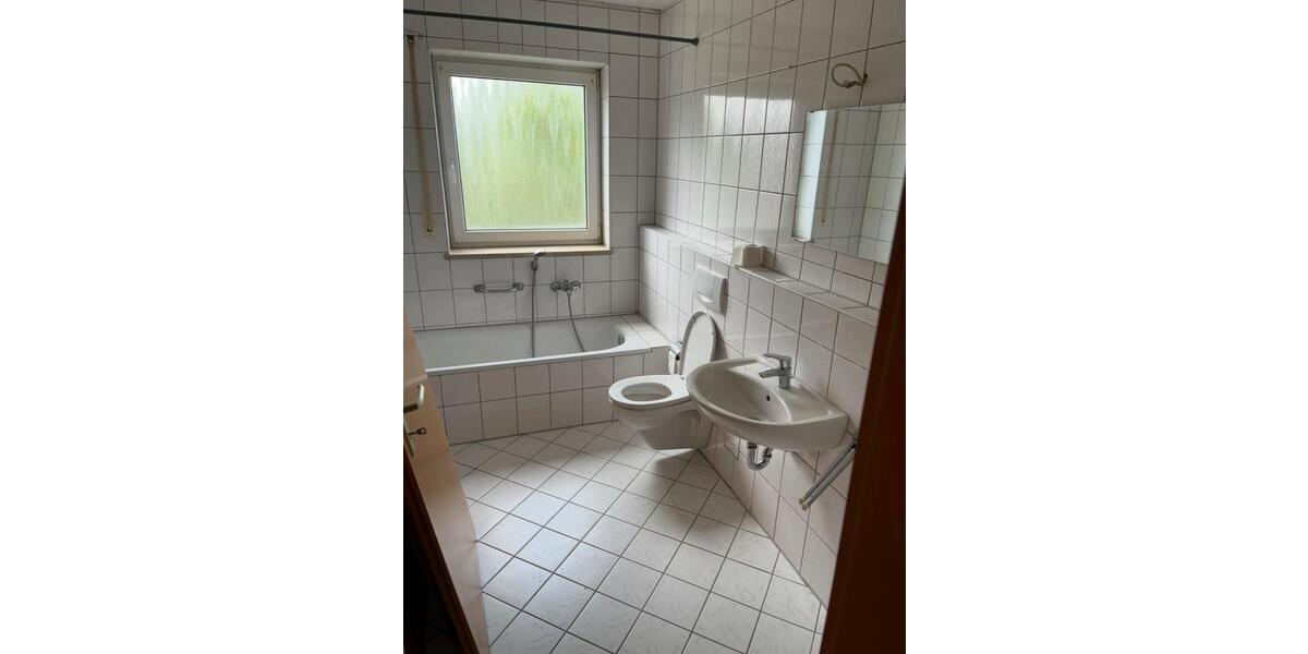 Dachgeschoßwohnung Pfreimd - 5 Zimmer, 94 m&sup2;, 700&euro; | Angebot:25043773