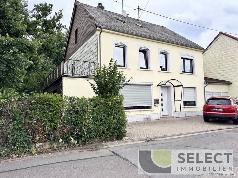 Aus Bankverwertung! Einfamilienhaus in ruhiger Lage mit Garage!