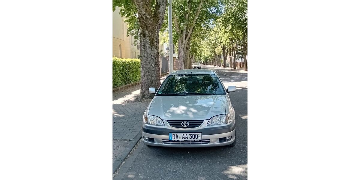 Toyota Avensis 90.100 km 7.700 &euro; Rastatt 76437