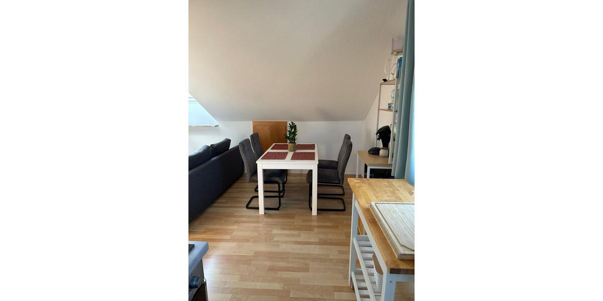 Dachgeschoßwohnung Steinhagen - 2 Zimmer, 44 m&sup2;, 370&euro; | Angebot:25270816