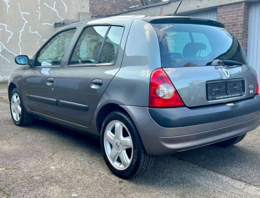 Renault Clio 184.335 km 1.500 € krefeld 47798